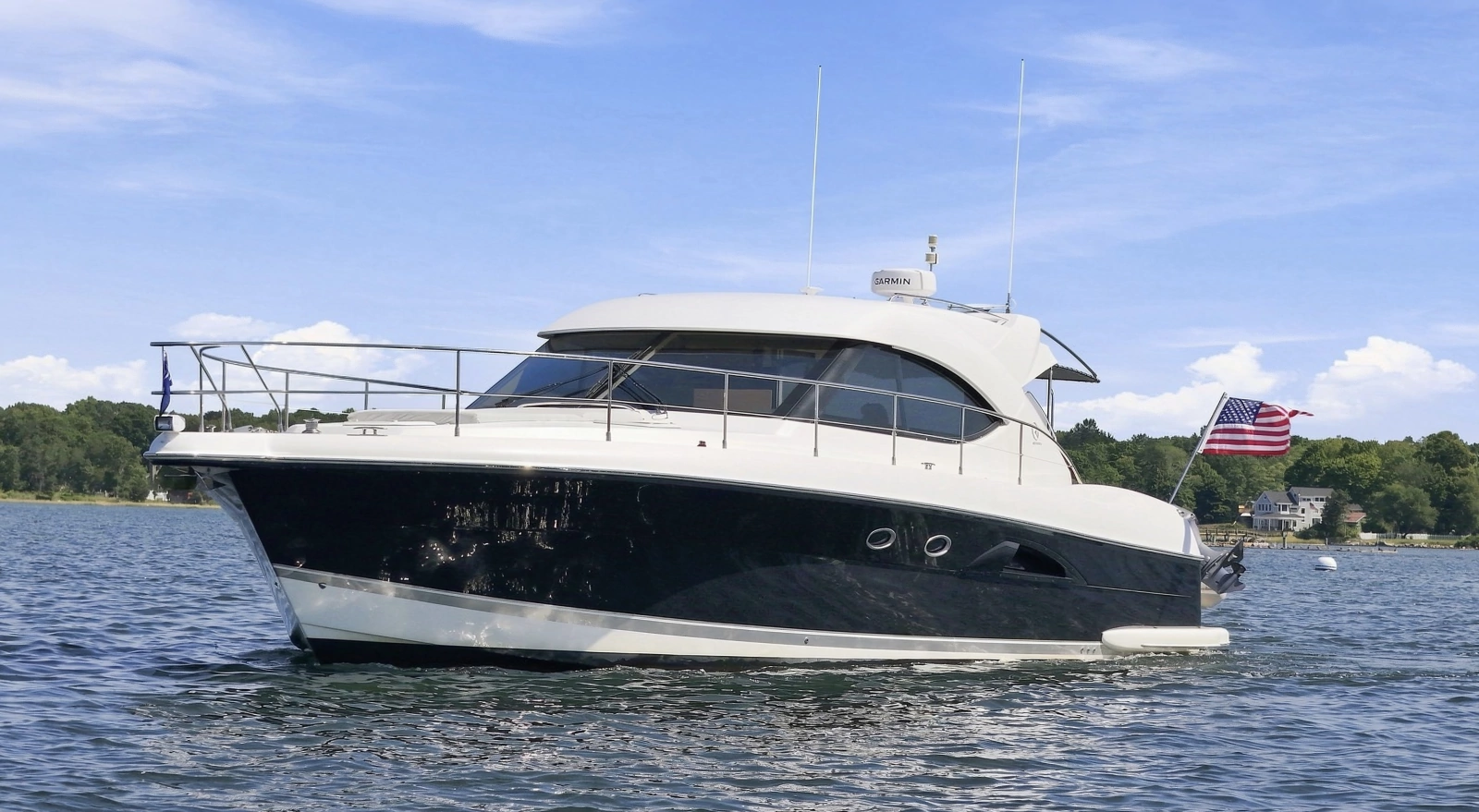 2009 Riviera 4700 Sport Yacht