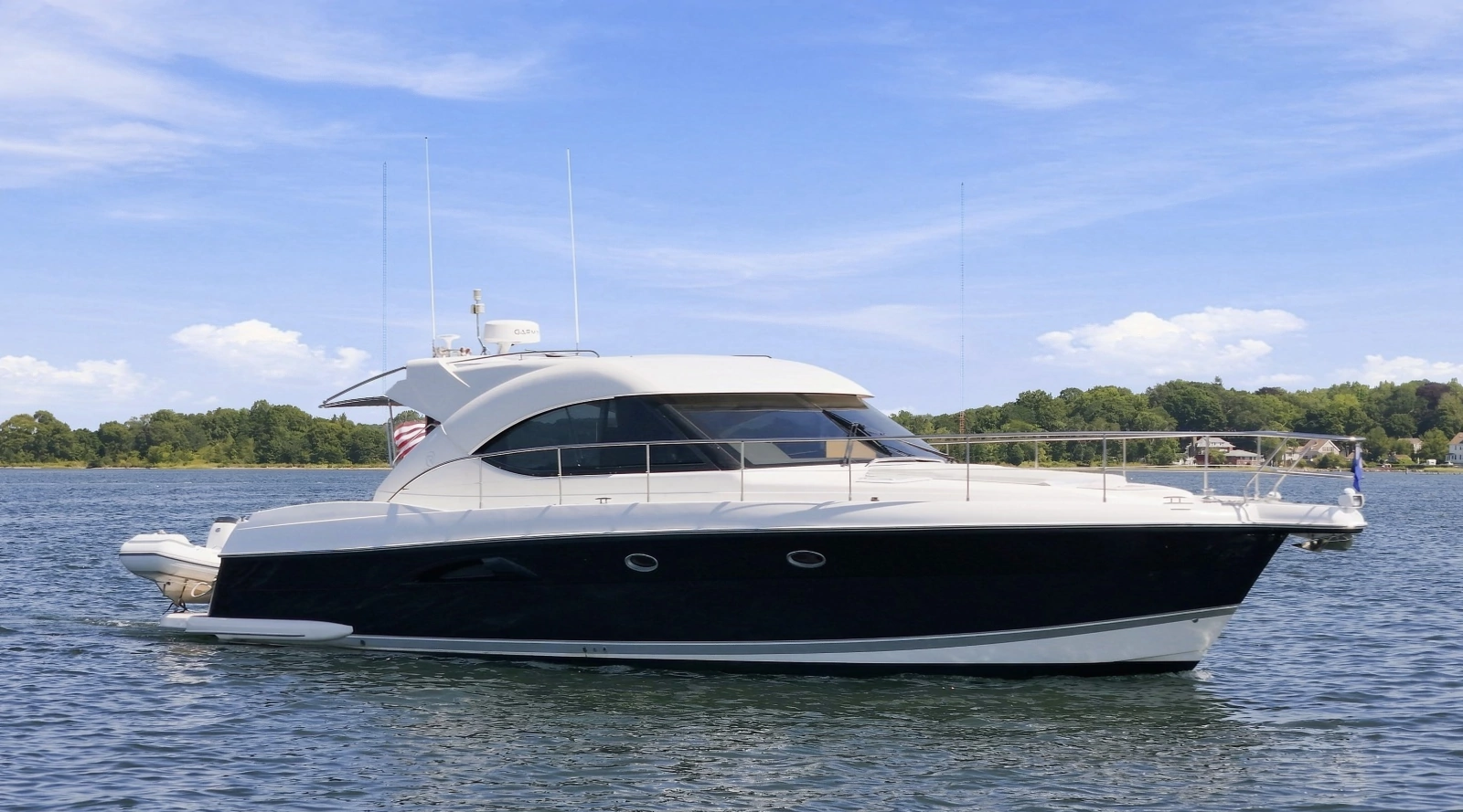 2009 Riviera 4700 Sport Yacht