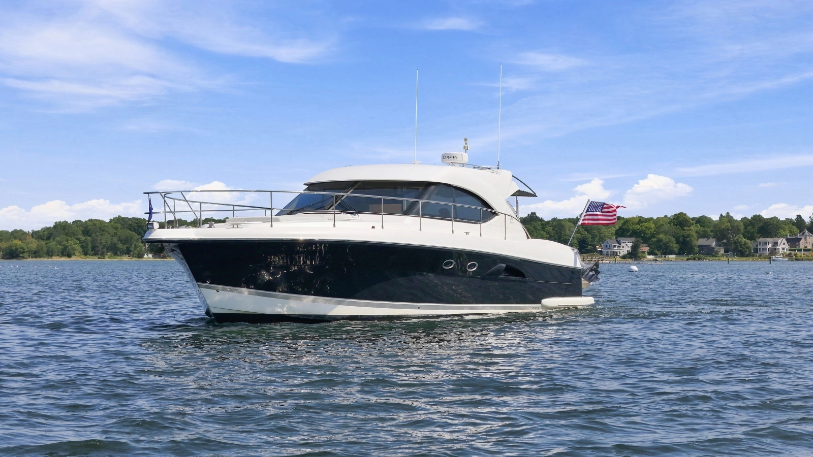 2009 Riviera 4700 Sport Yacht