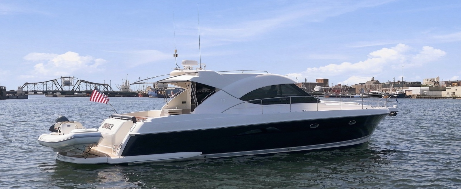 2009 Riviera 4700 Sport Yacht