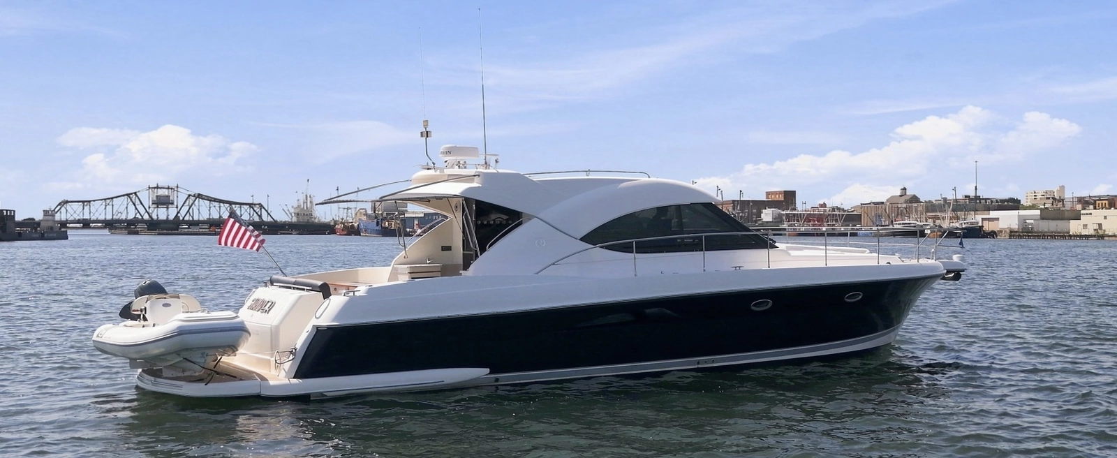 2009 Riviera 4700 Sport Yacht