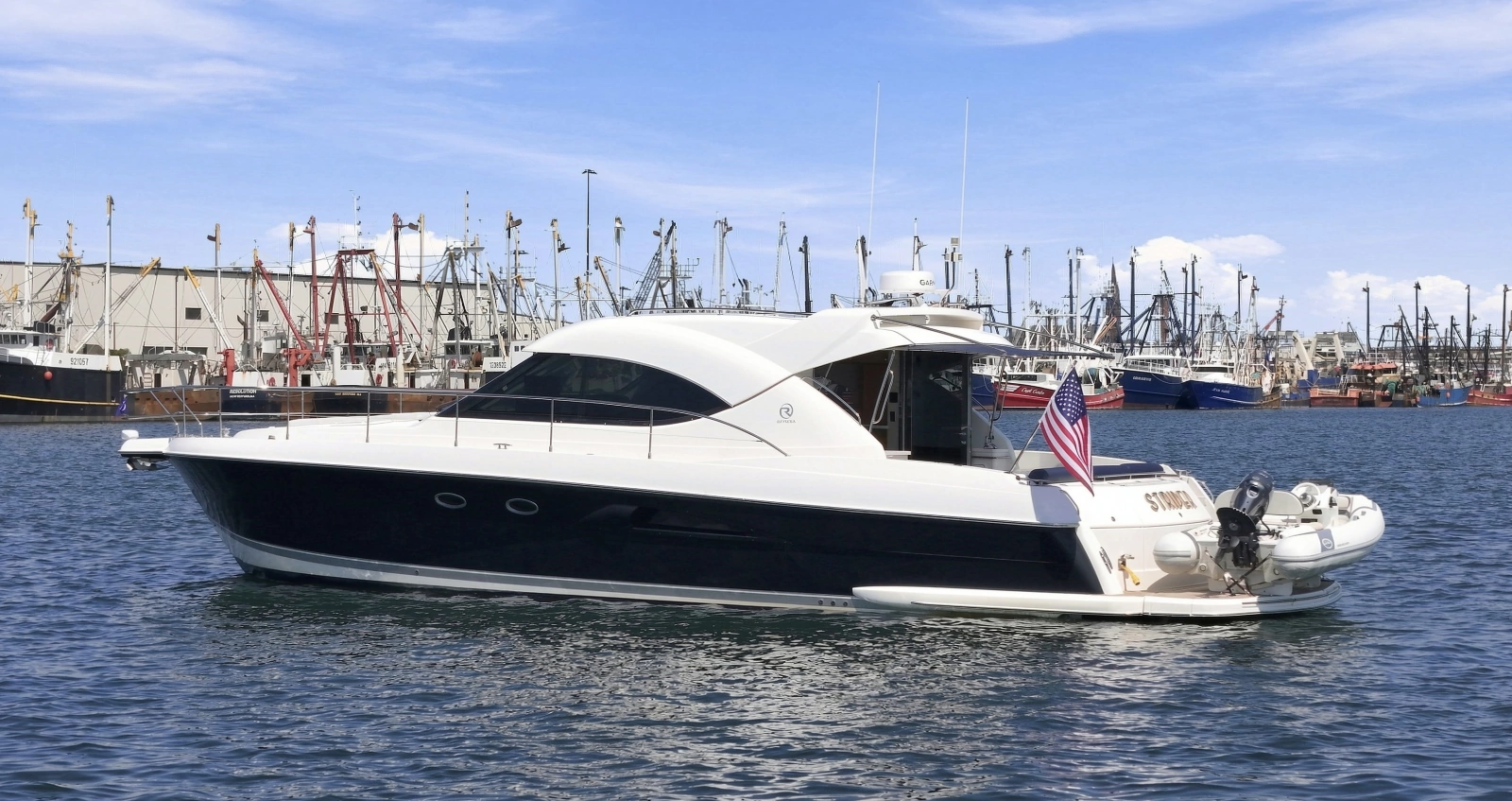 2009 Riviera 4700 Sport Yacht