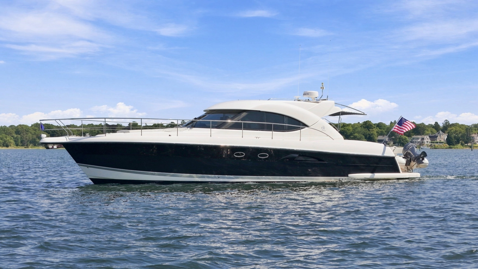 2009 Riviera 4700 Sport Yacht
