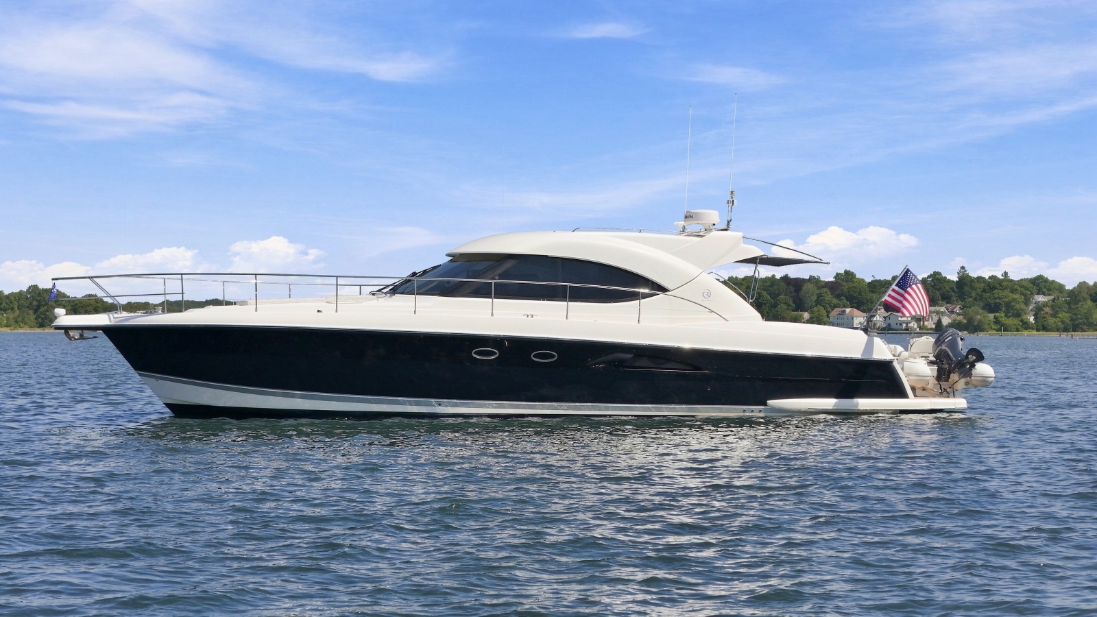 2009 Riviera 4700 Sport Yacht