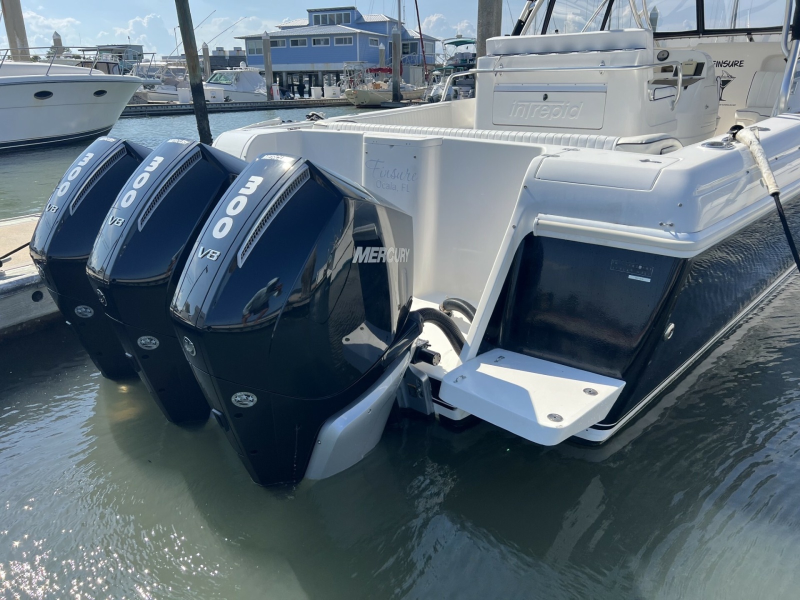 Intrepid 37 FINSURE - Engines