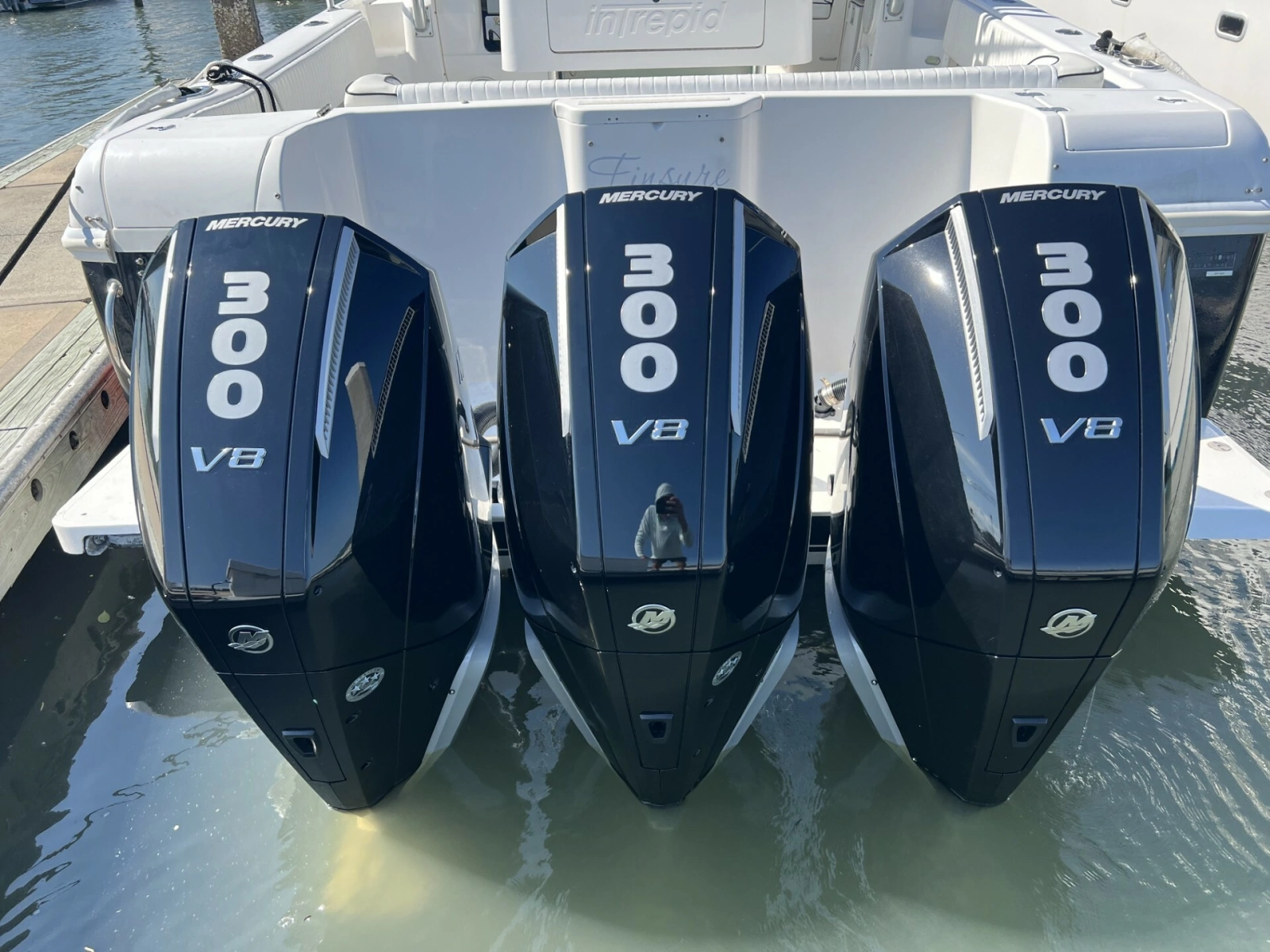 Intrepid 37 FINSURE - Engines