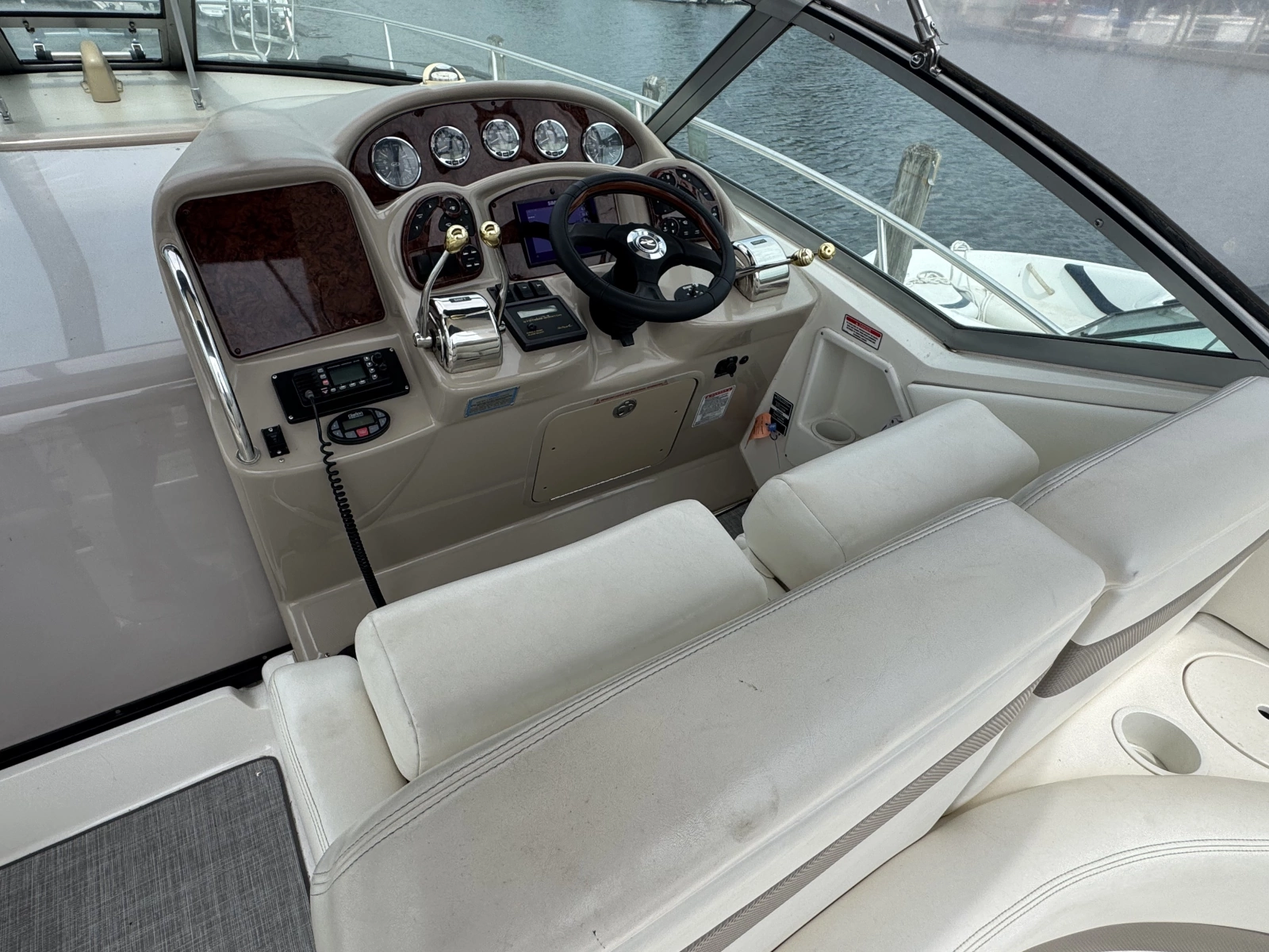 2004 Sea Ray 320 Sundancer