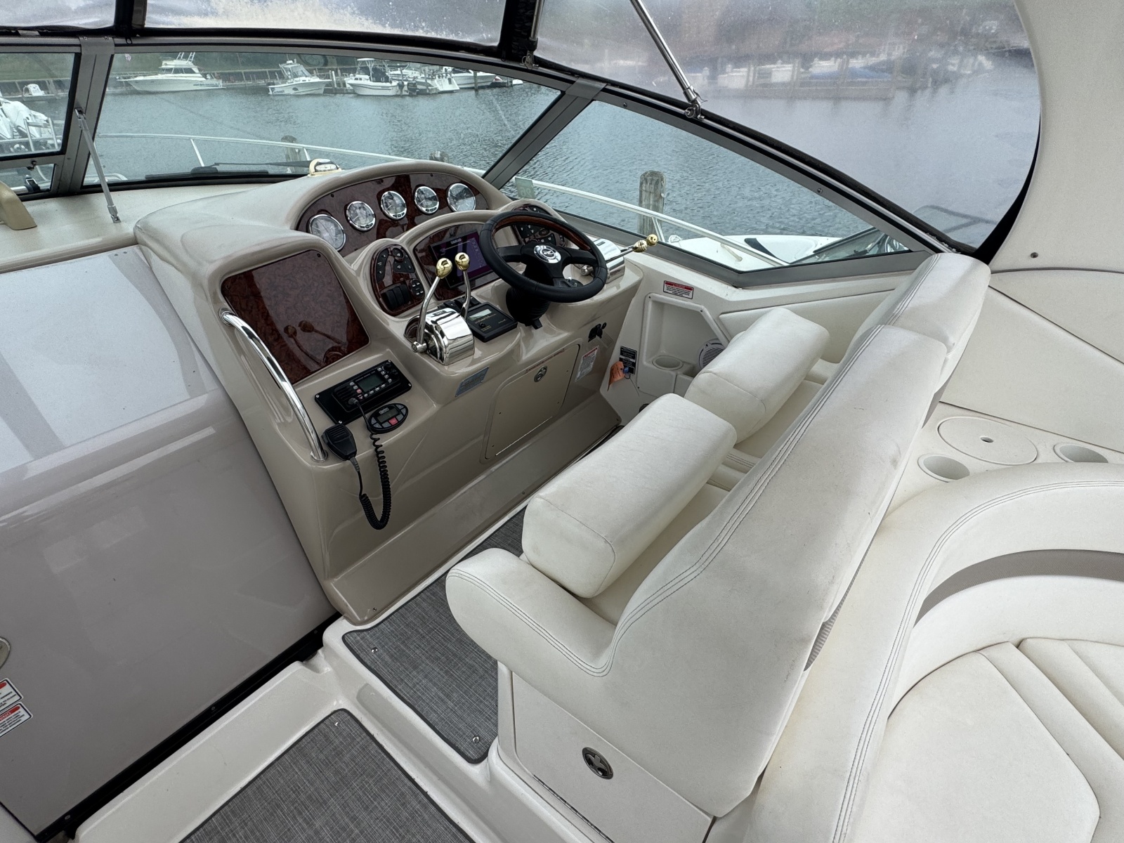 2004 Sea Ray 320 Sundancer