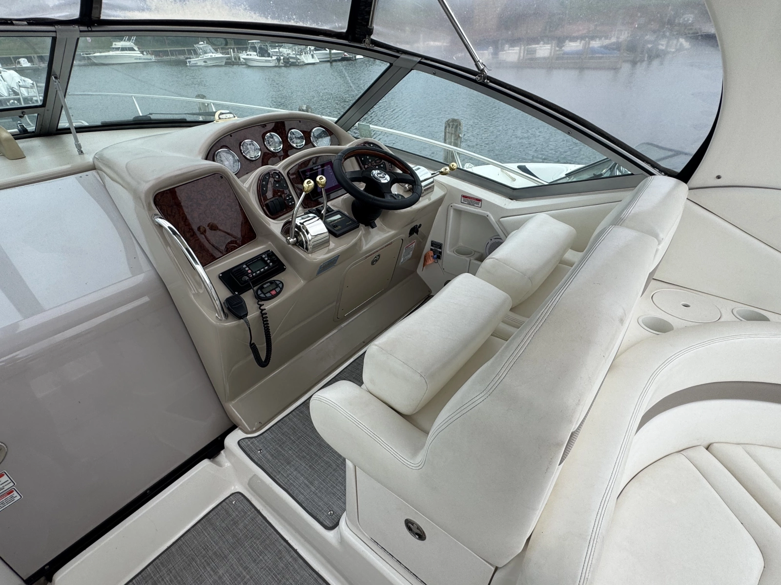 2004 Sea Ray 320 Sundancer