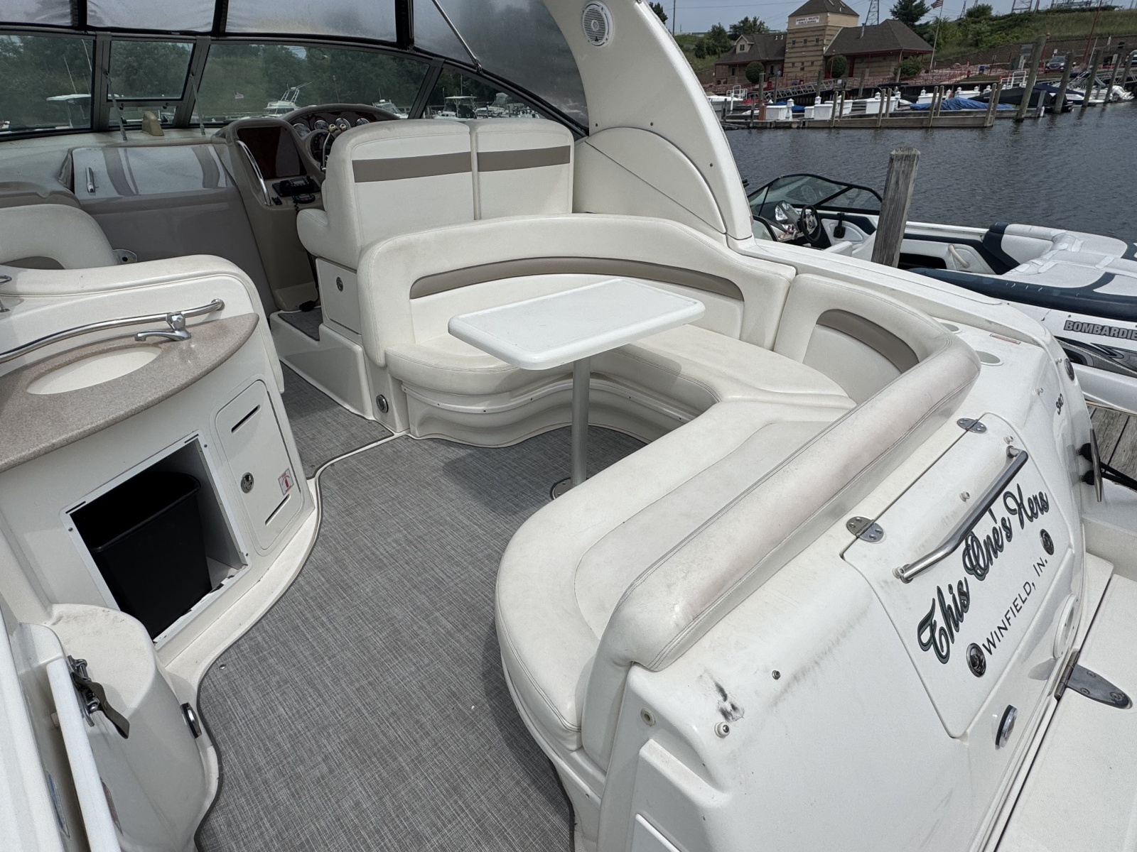 2004 Sea Ray 320 Sundancer