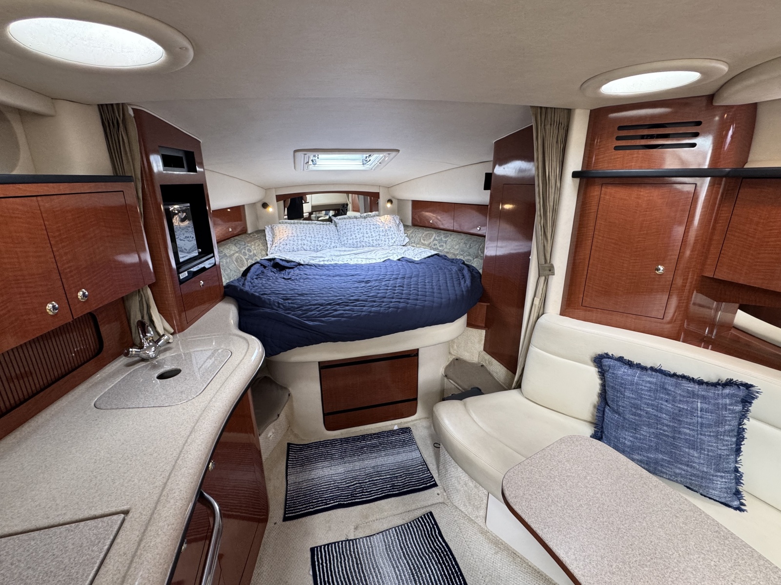 2004 Sea Ray 320 Sundancer