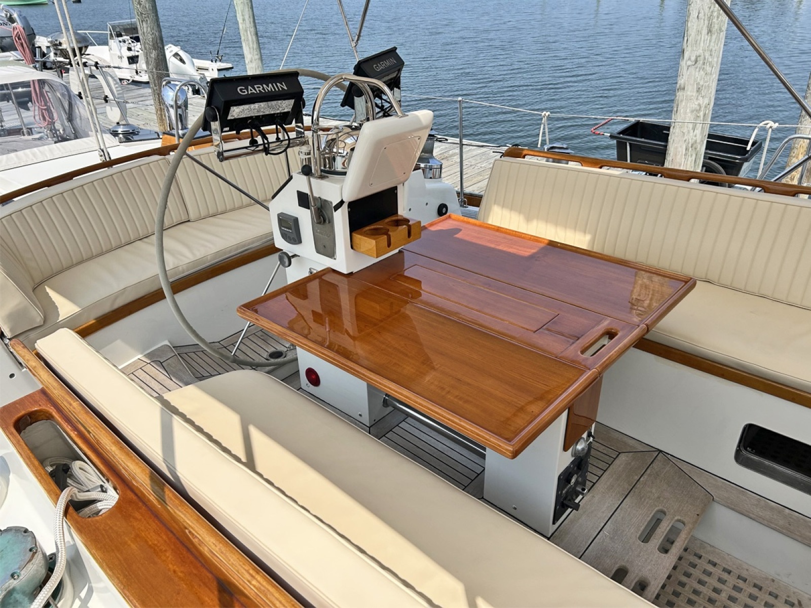 Cockpit Table