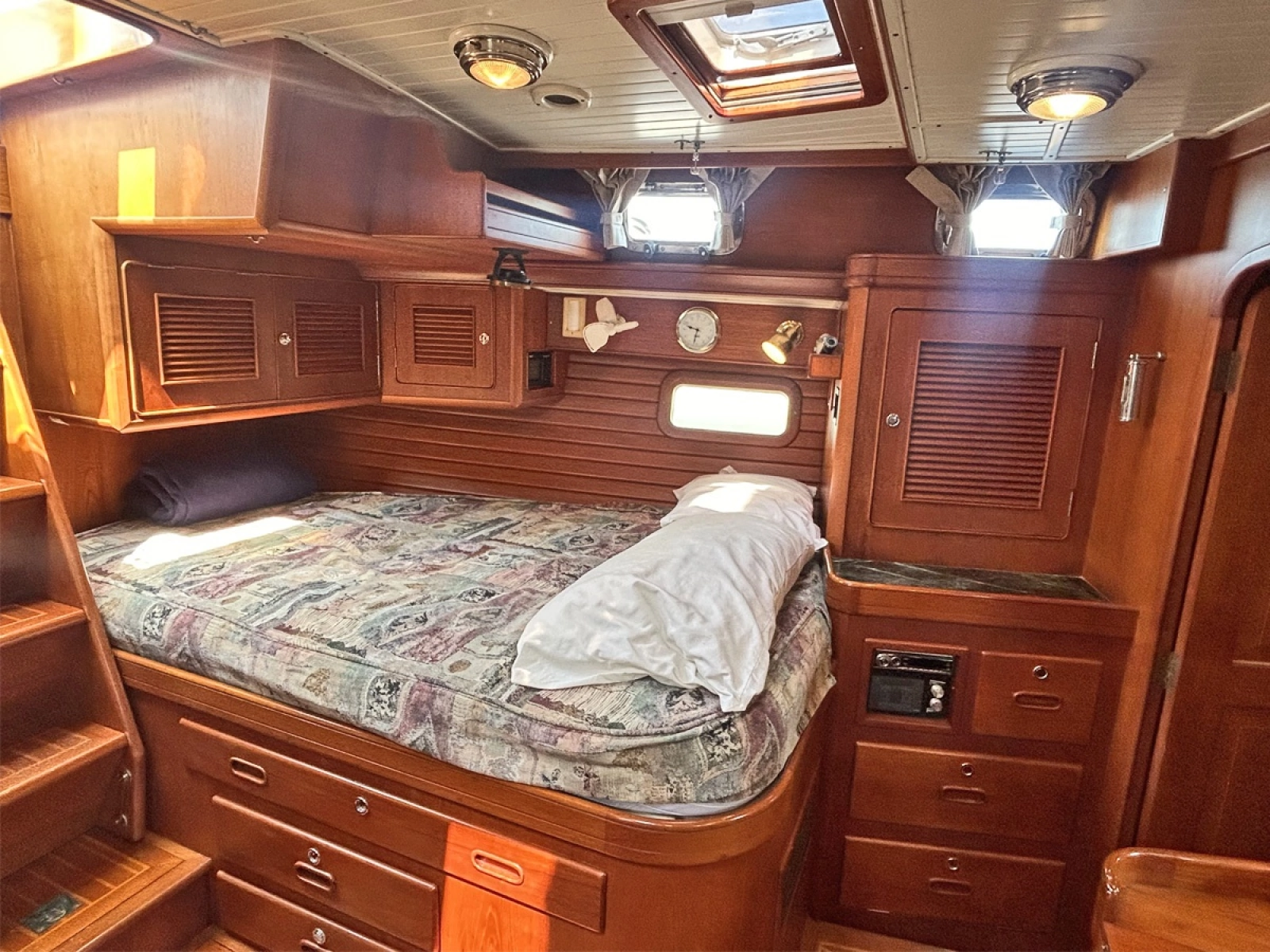 Owners Cabin Port
