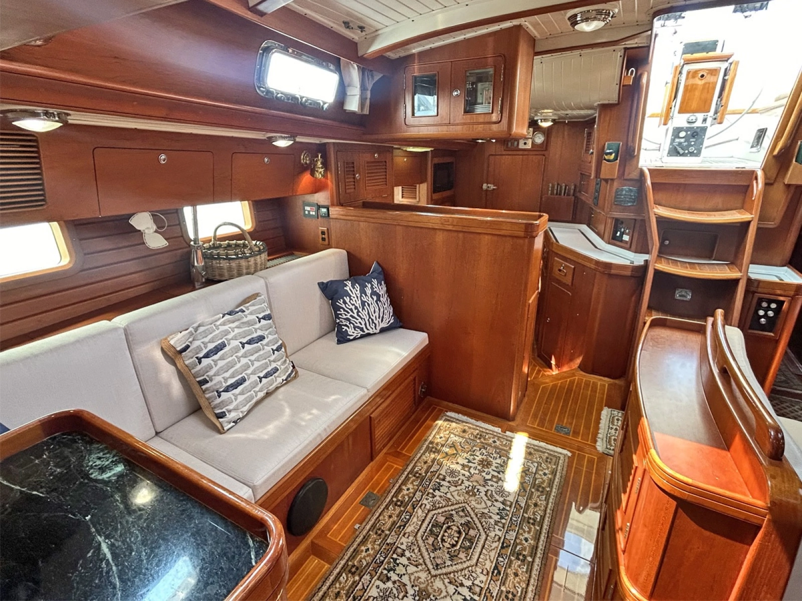 Main Salon Starboard Aft