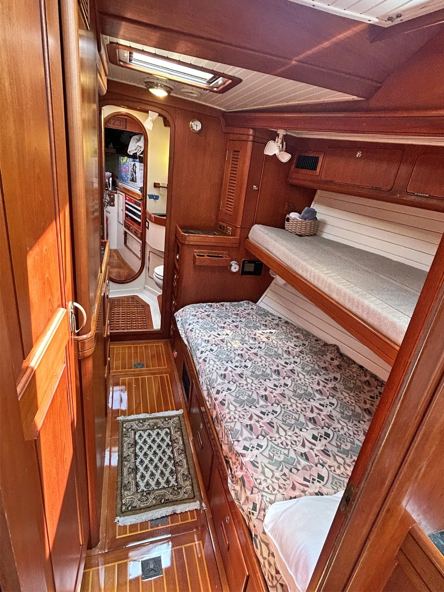 Starboard Guest Cabin Forward