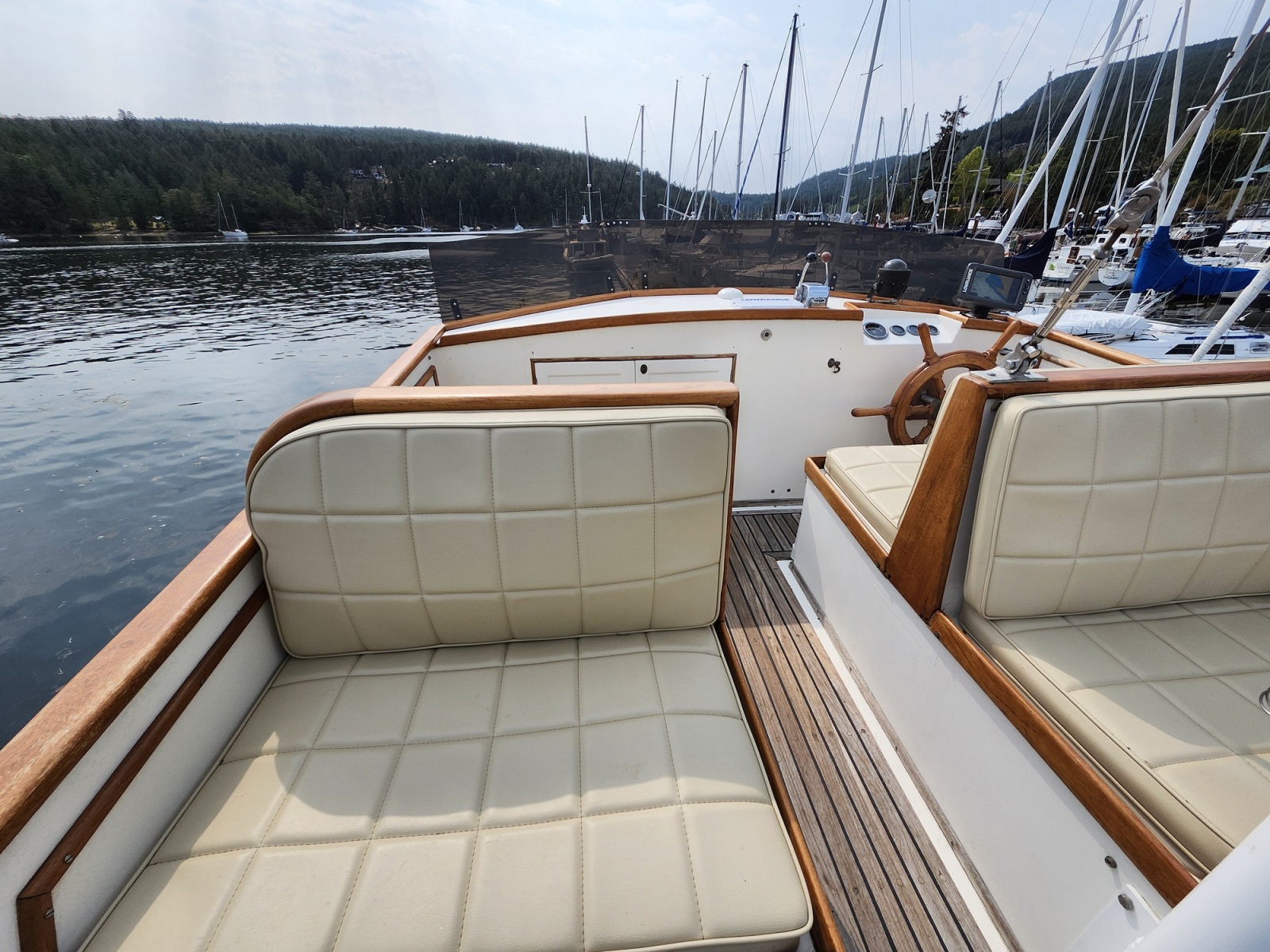 1974 Grand Banks 32