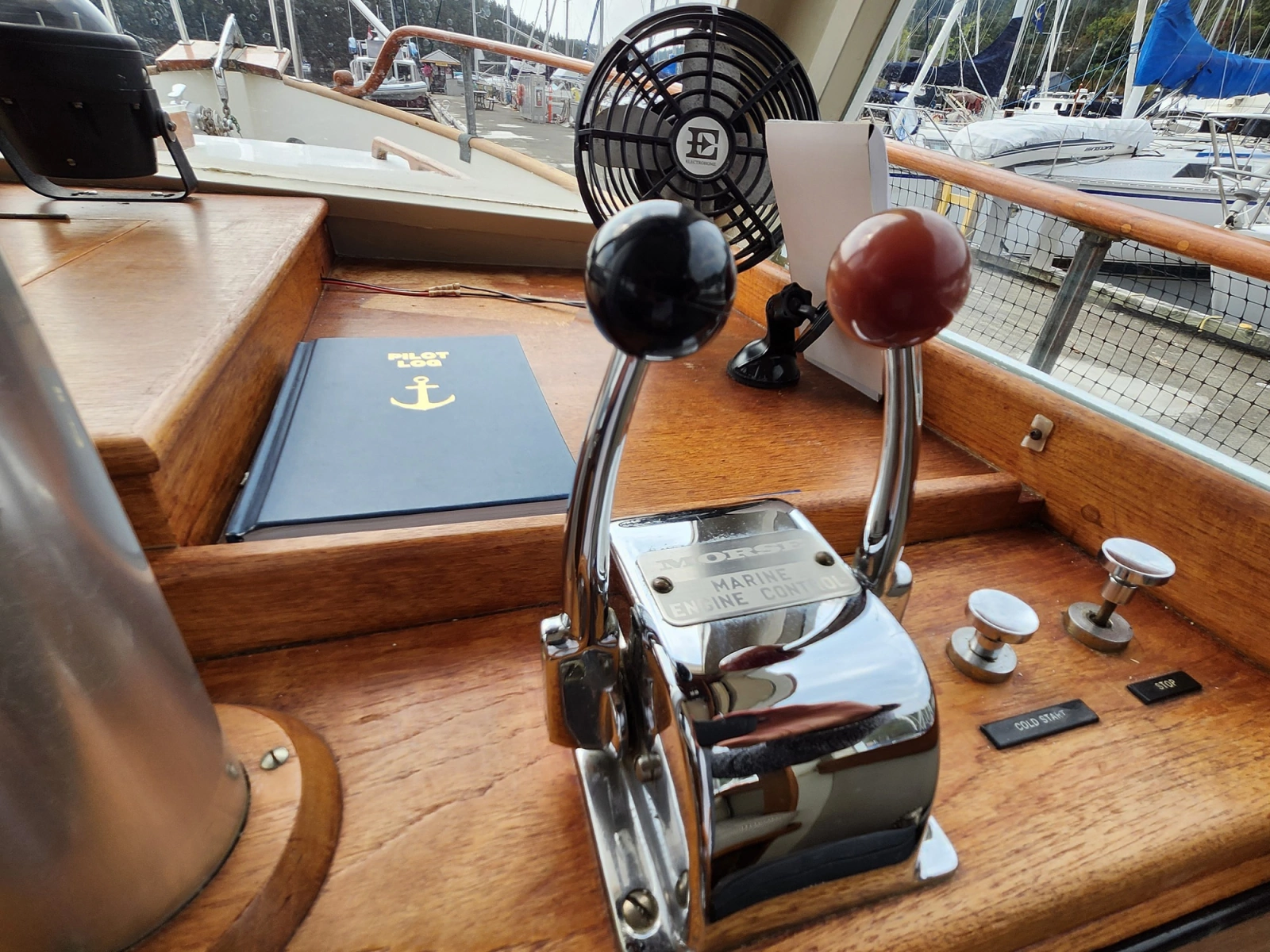 1974 Grand Banks 32