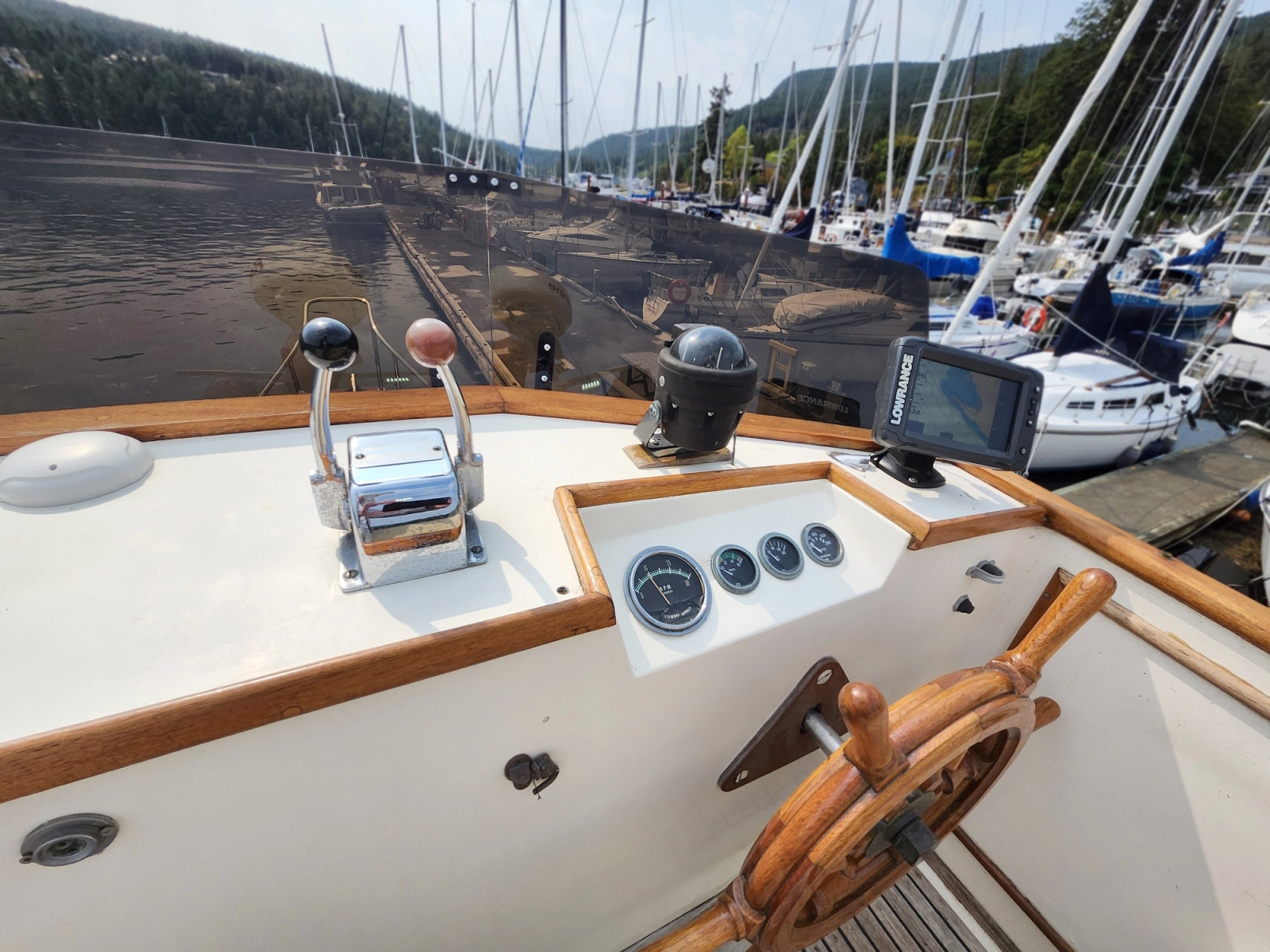 1974 Grand Banks 32