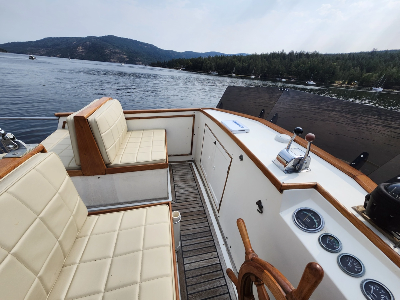 1974 Grand Banks 32