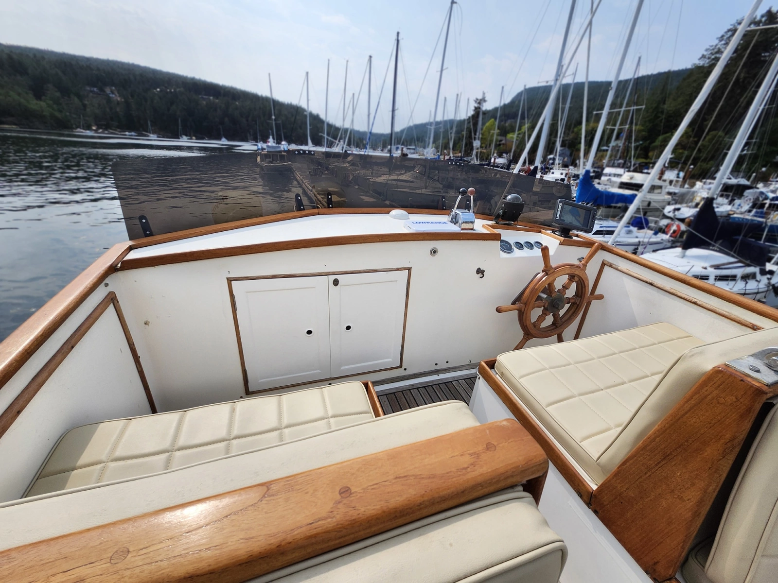 1974 Grand Banks 32