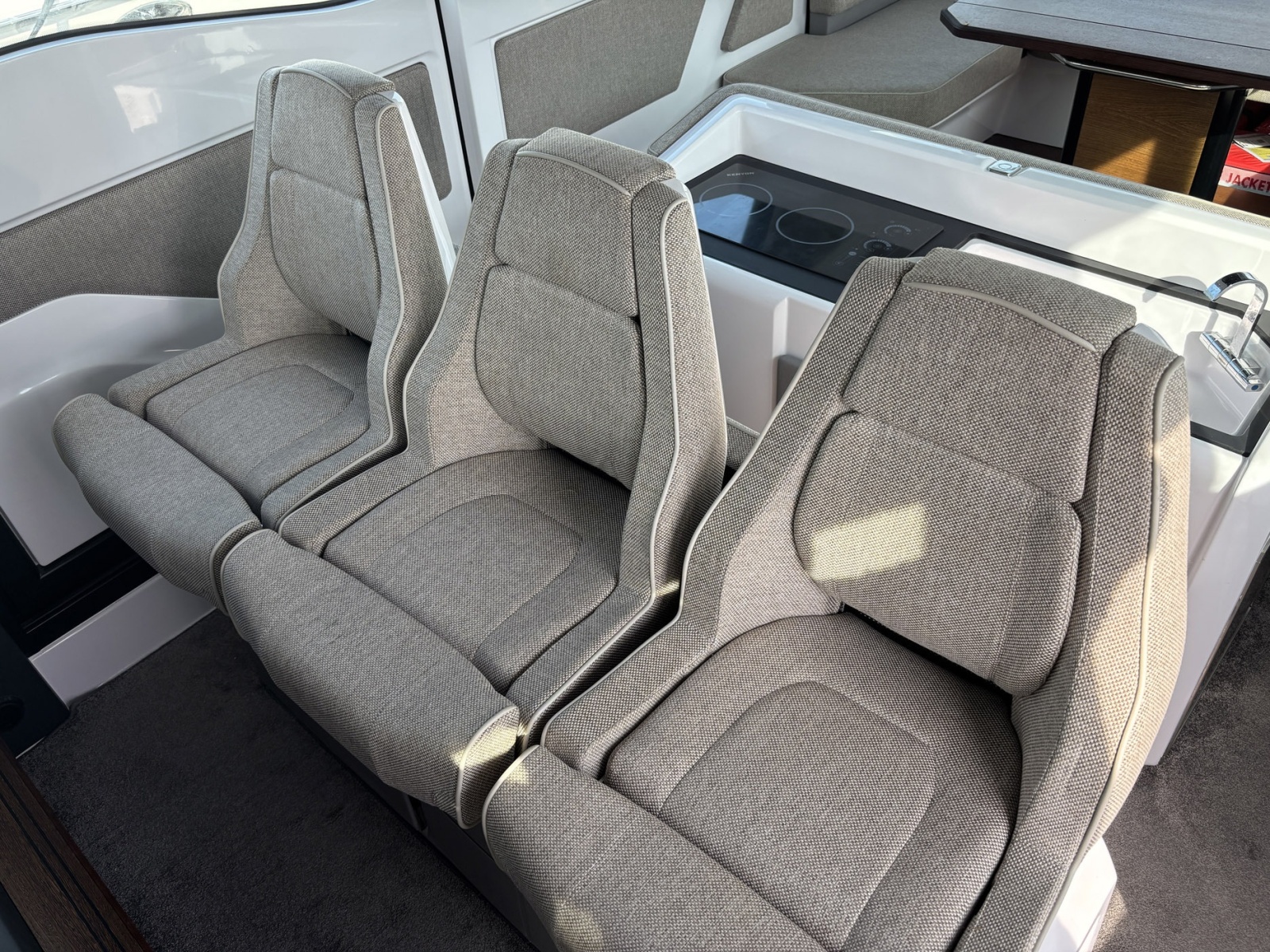 2023 Axopar 45 XC Cross Cabin