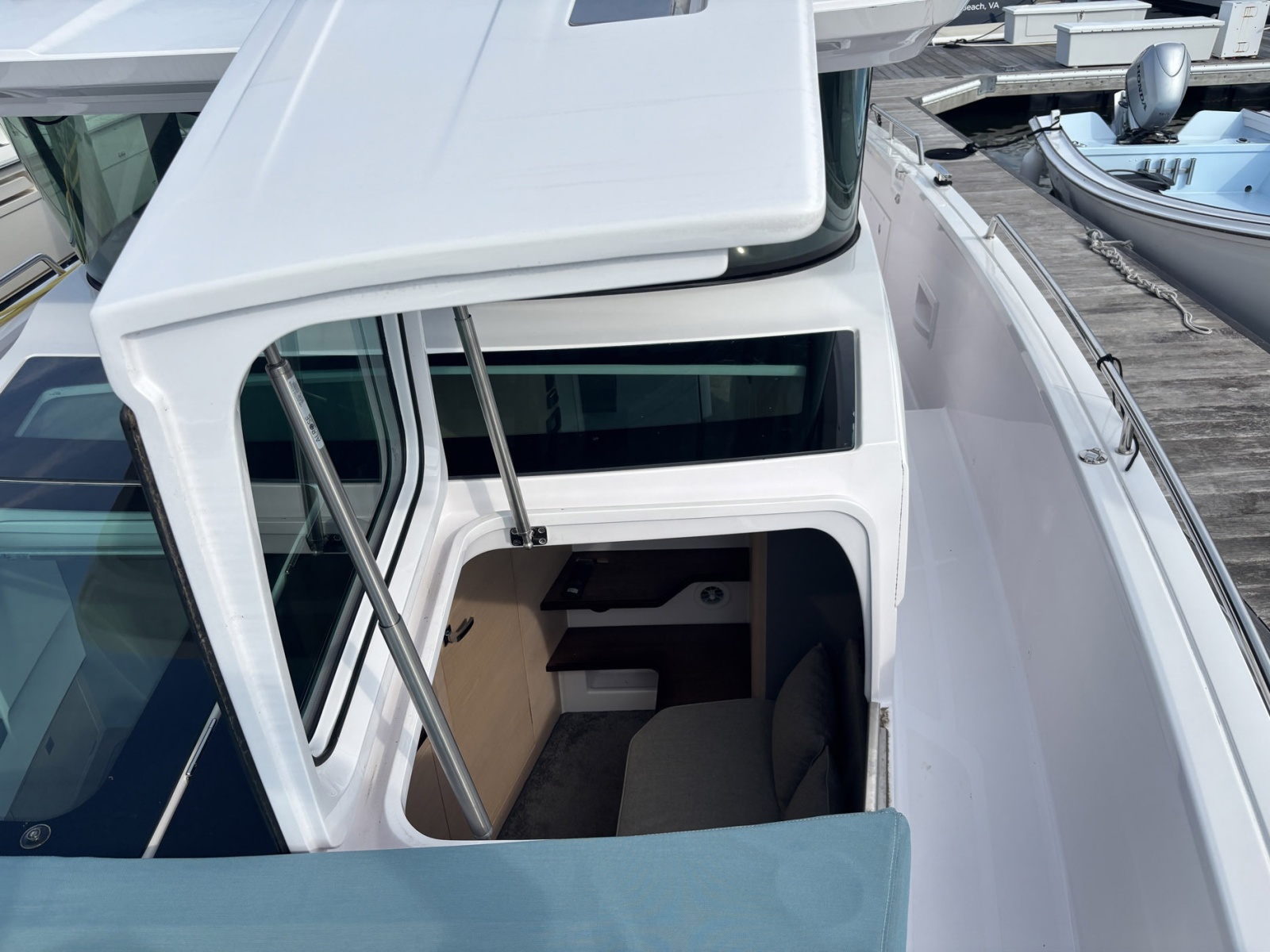2023 Axopar 45 XC Cross Cabin