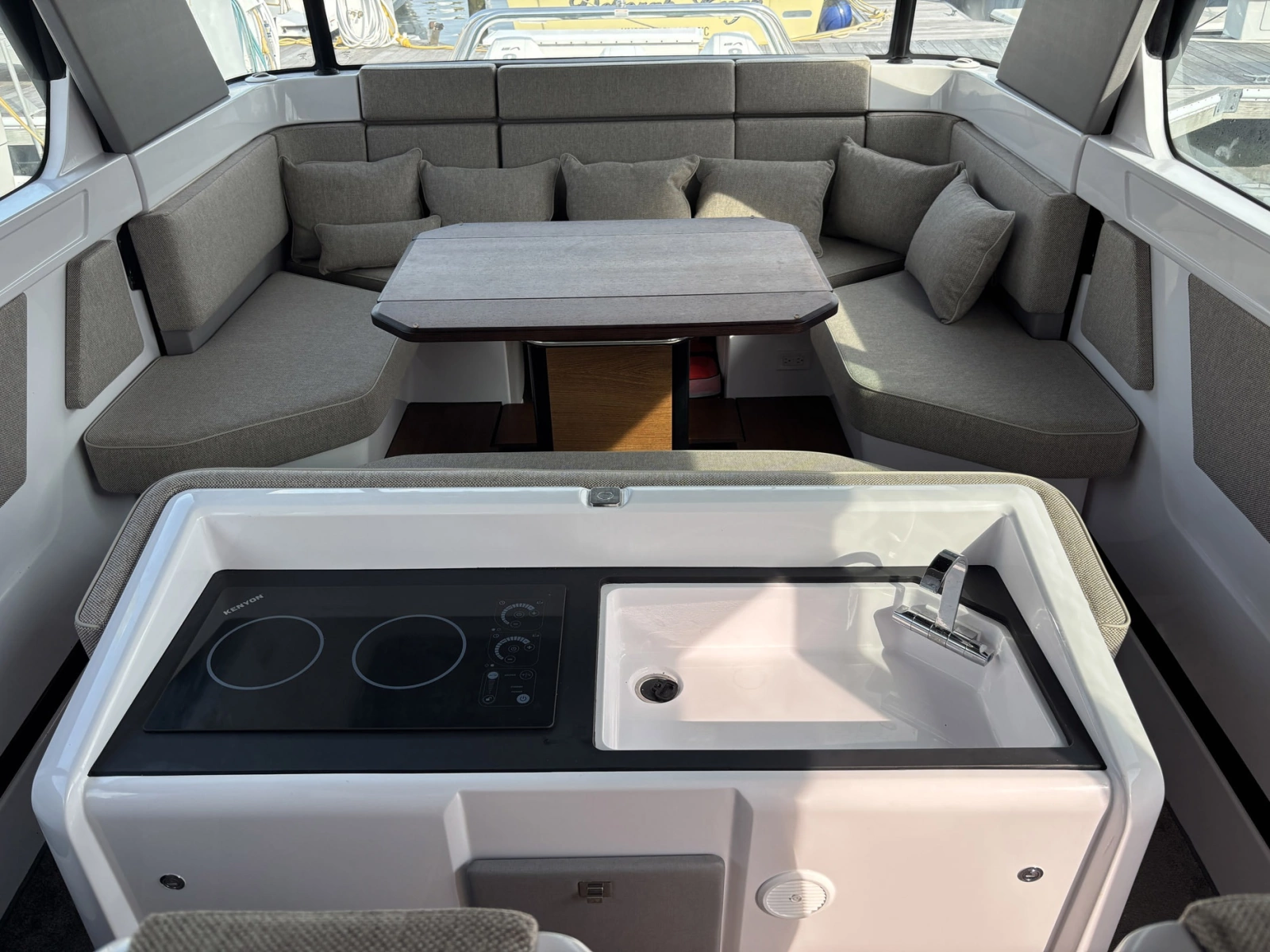 2023 Axopar 45 XC Cross Cabin