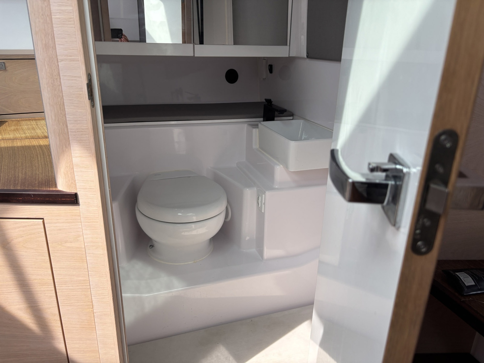 2023 Axopar 45 XC Cross Cabin