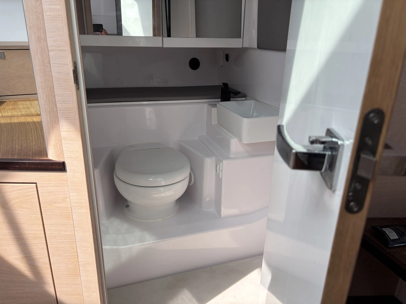 2023 Axopar 45 XC Cross Cabin