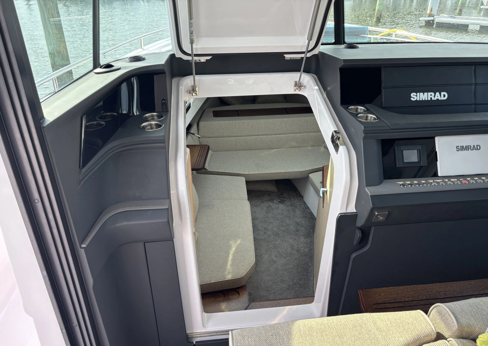 2023 Axopar 45 XC Cross Cabin