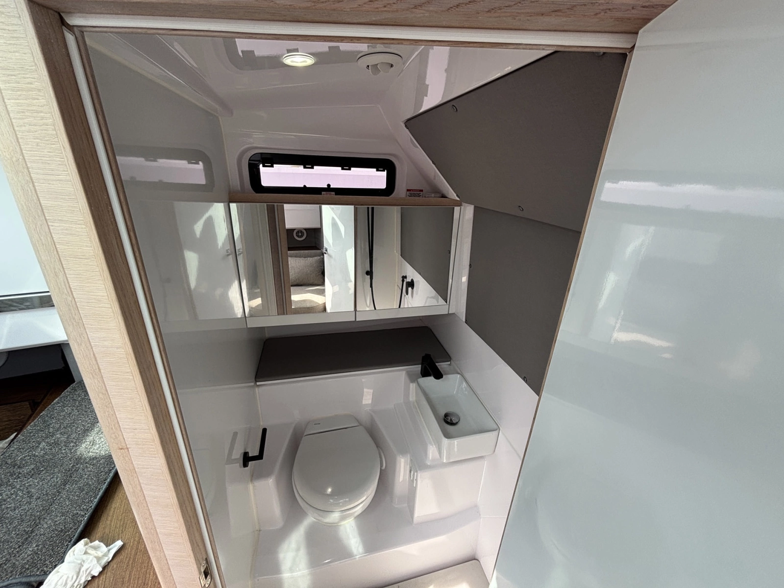 2023 Axopar 45 XC Cross Cabin