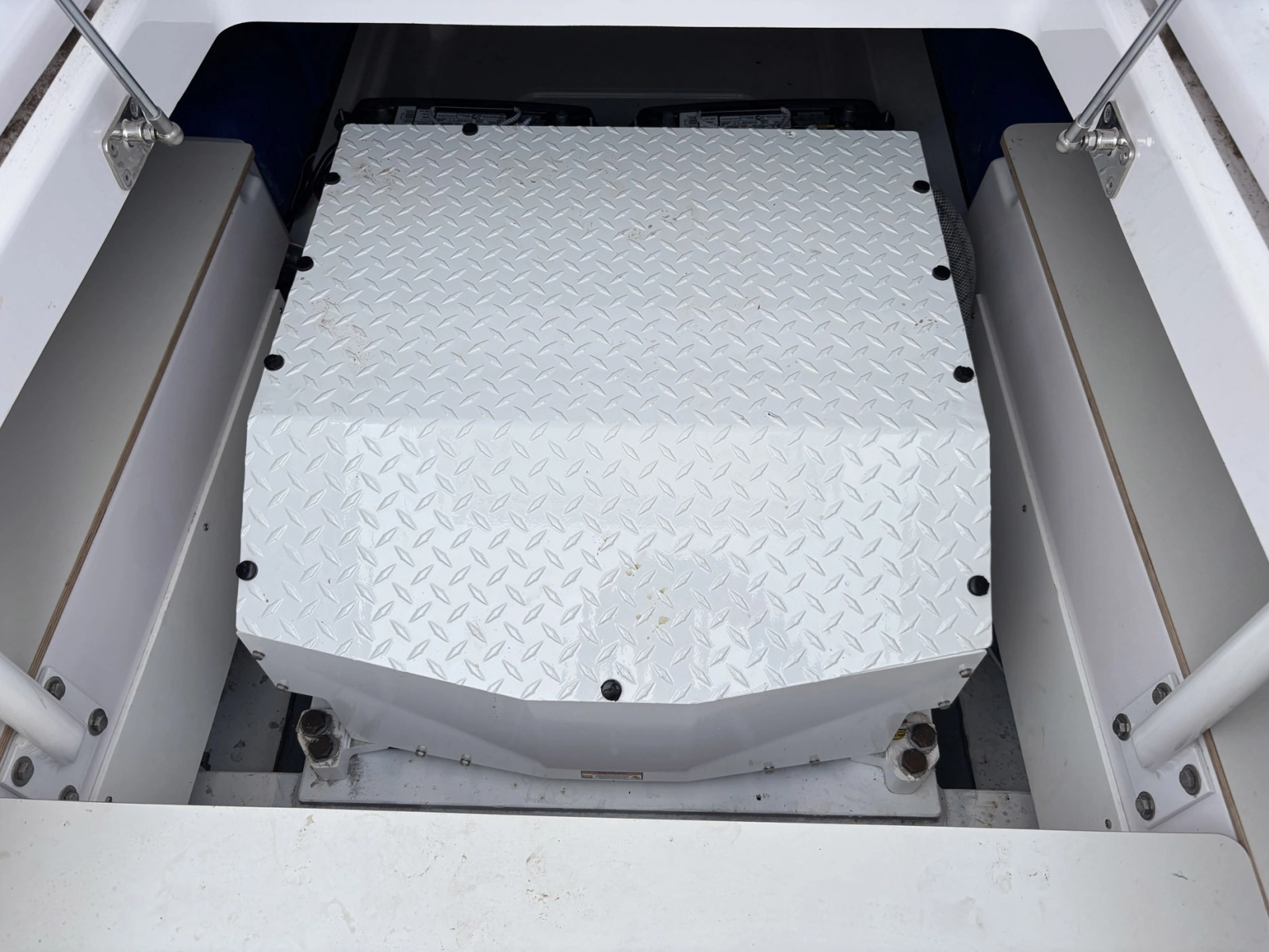 2023 Axopar 45 XC Cross Cabin