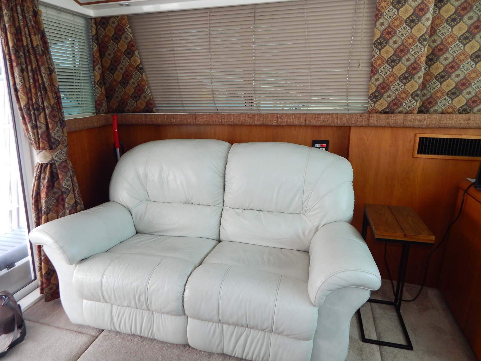 1996 Silverton 37 Convertible