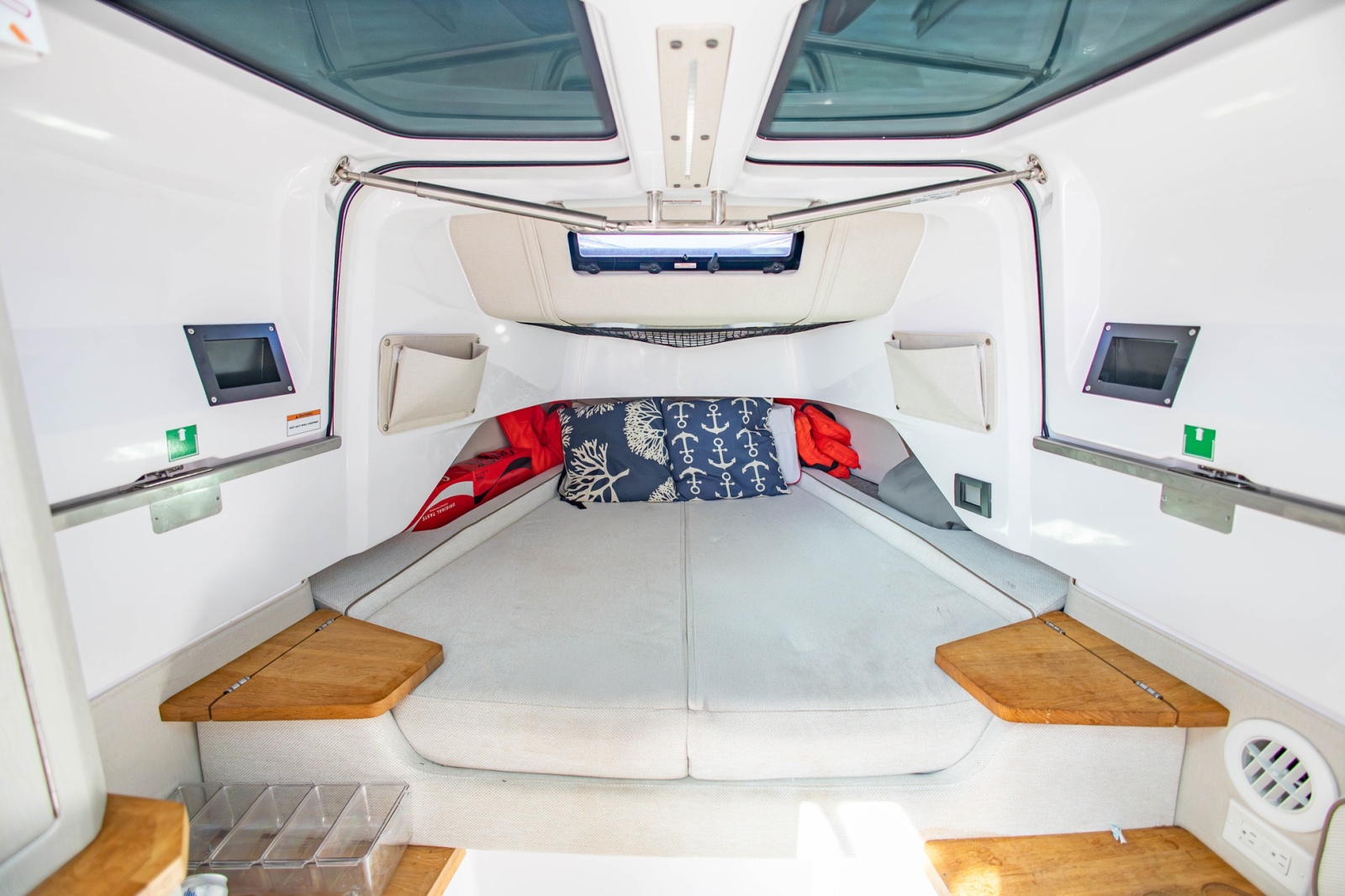 2025 Axopar Sun Top