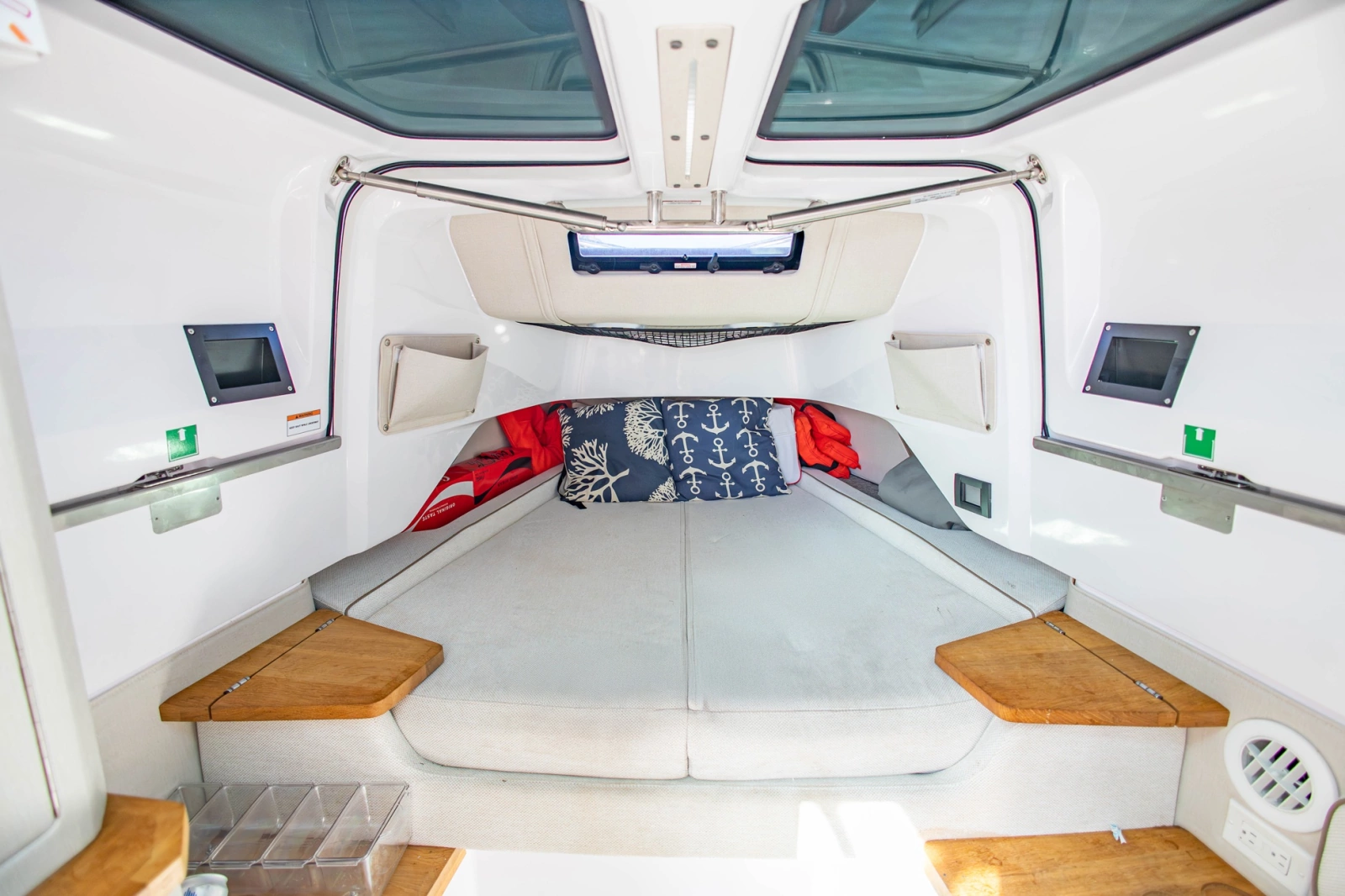 2025 Axopar Sun Top