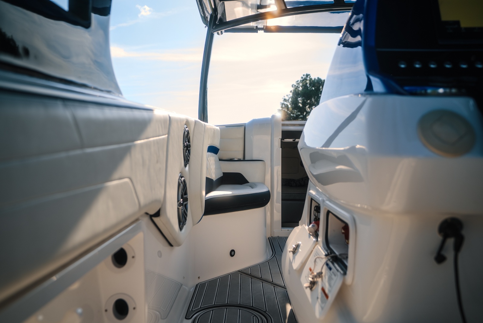2019 Concept 44 Cuddy Cabin