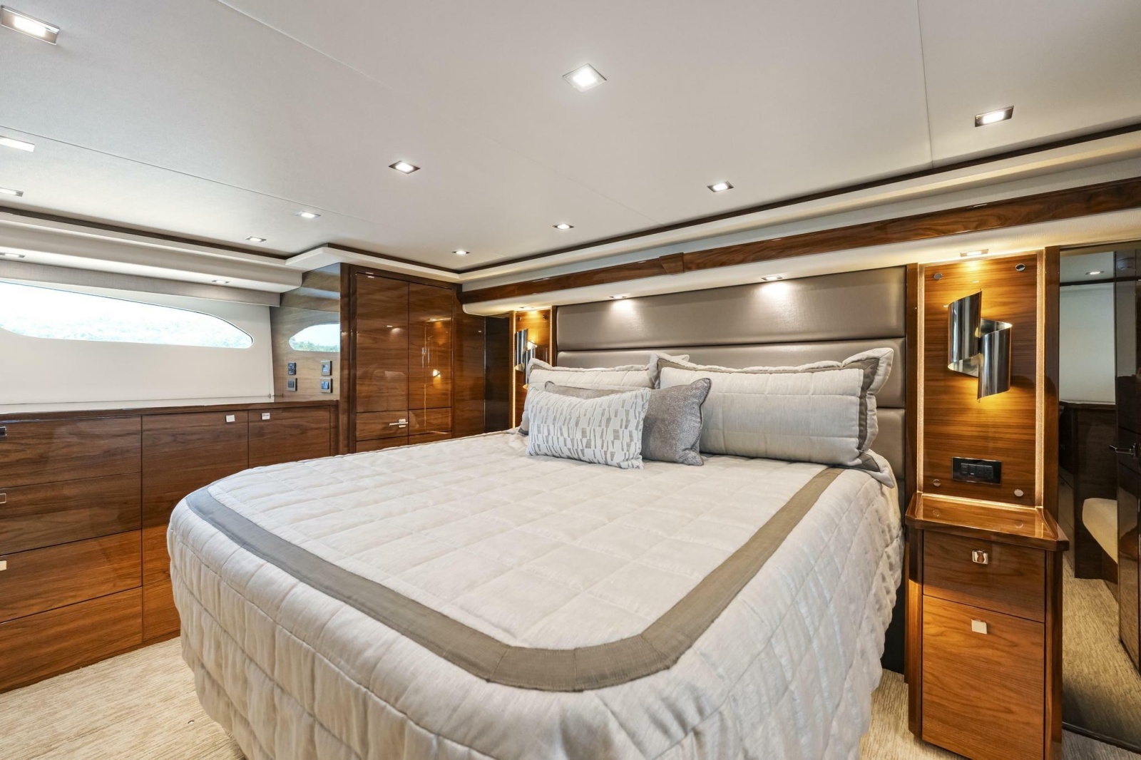 2026 Viking 82 Enclosed Bridge