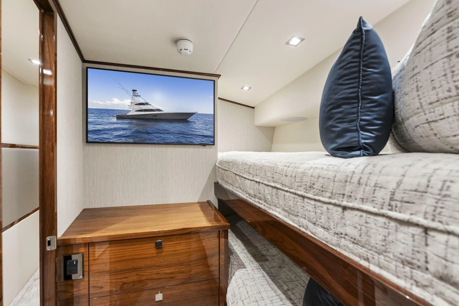 2026 Viking 82 Enclosed Bridge