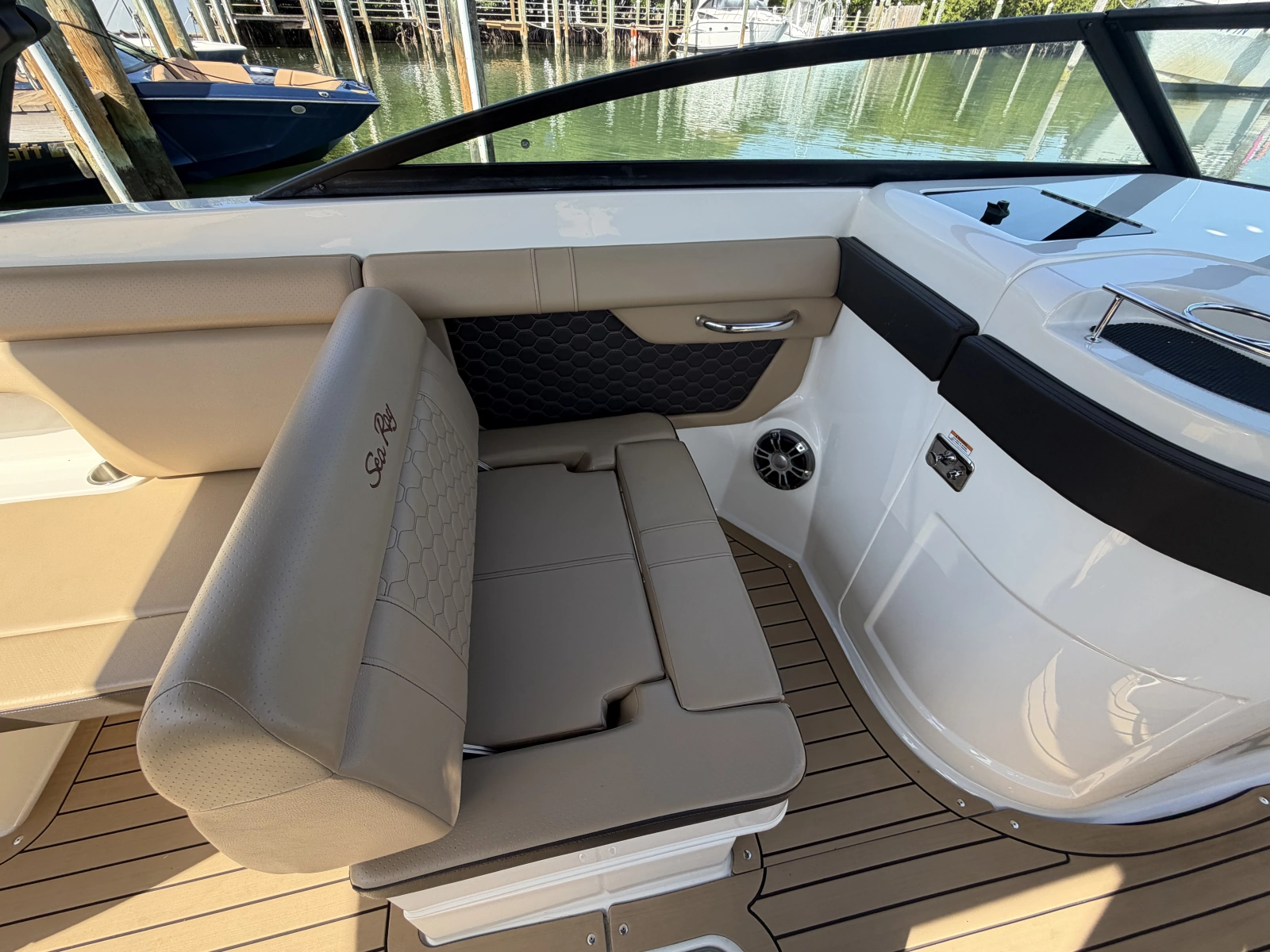 2021 Sea Ray 290 SDX
