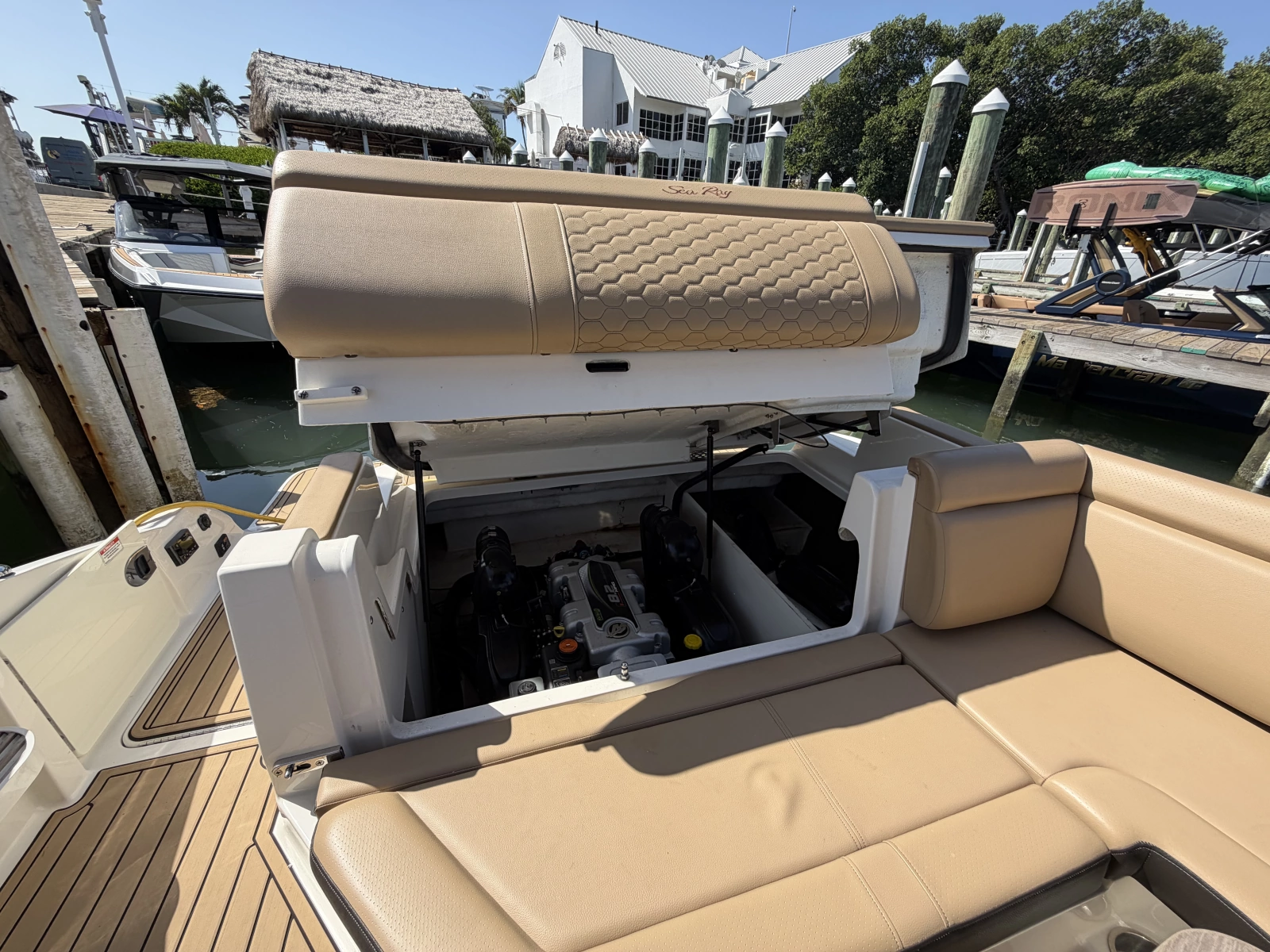 2021 Sea Ray 290 SDX