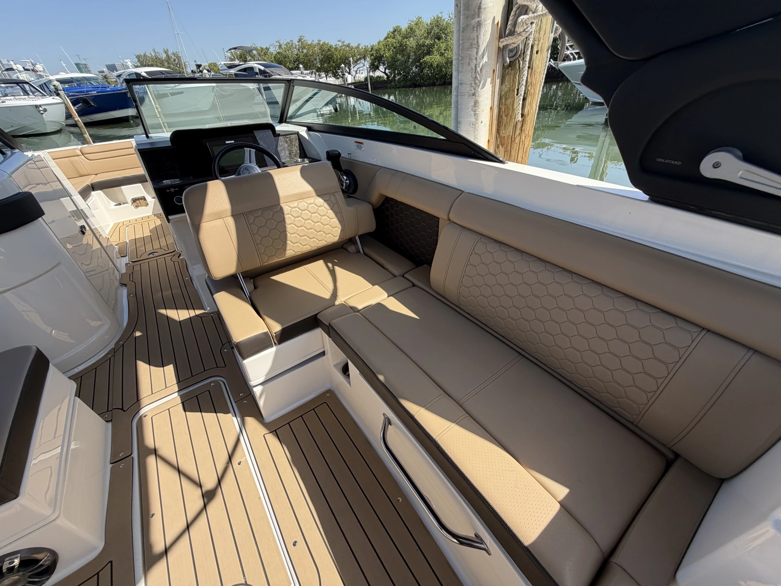 2021 Sea Ray 290 SDX