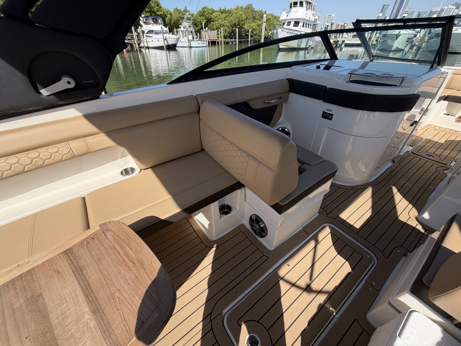 2021 Sea Ray 290 SDX