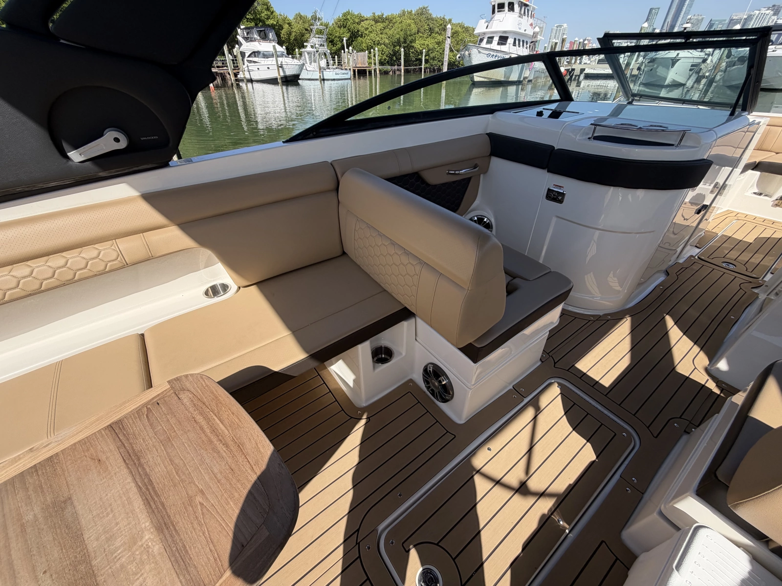 2021 Sea Ray 290 SDX