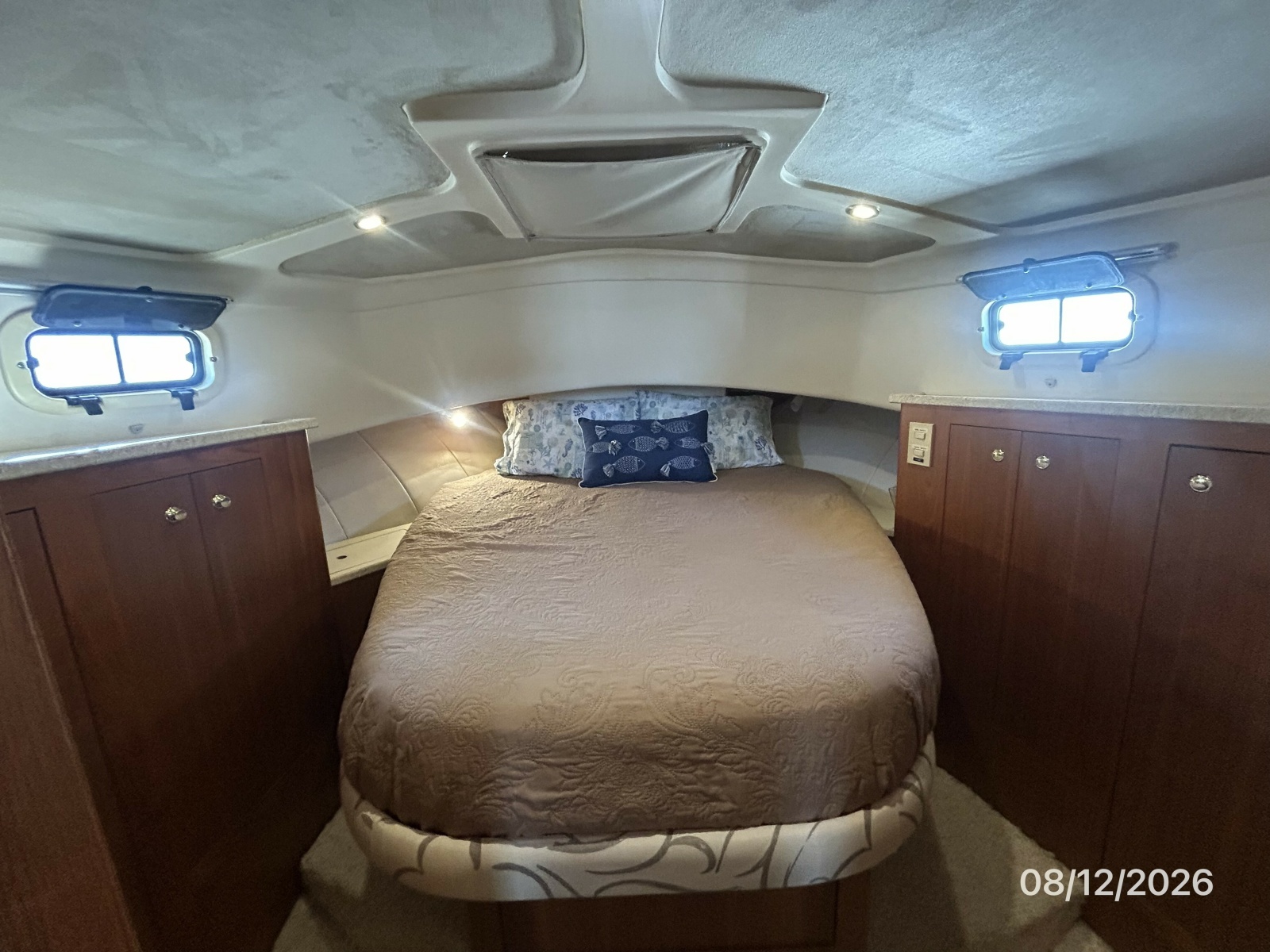 39' Mainship master stateroom