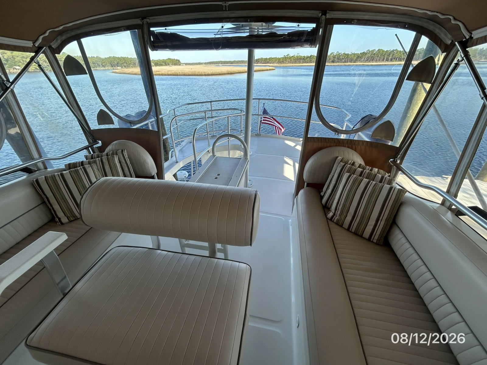39' Mainship flybridge aft