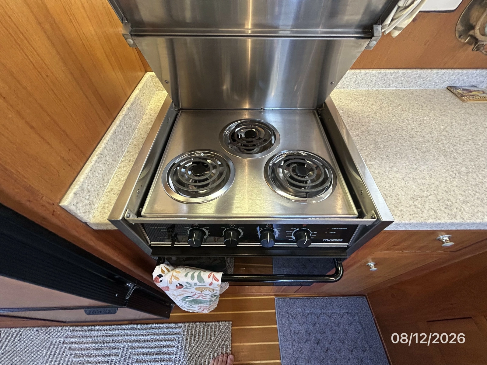 39' Mainship galley cooktop-oven