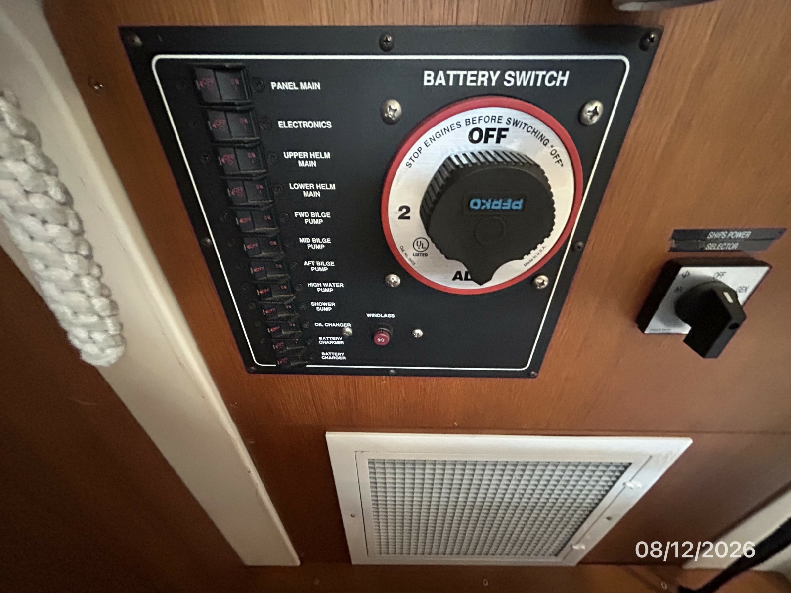39' Mainship electrical panel2