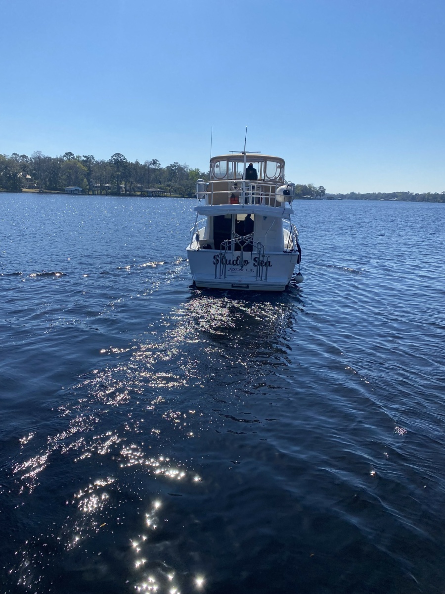 39' Mainship aft profile