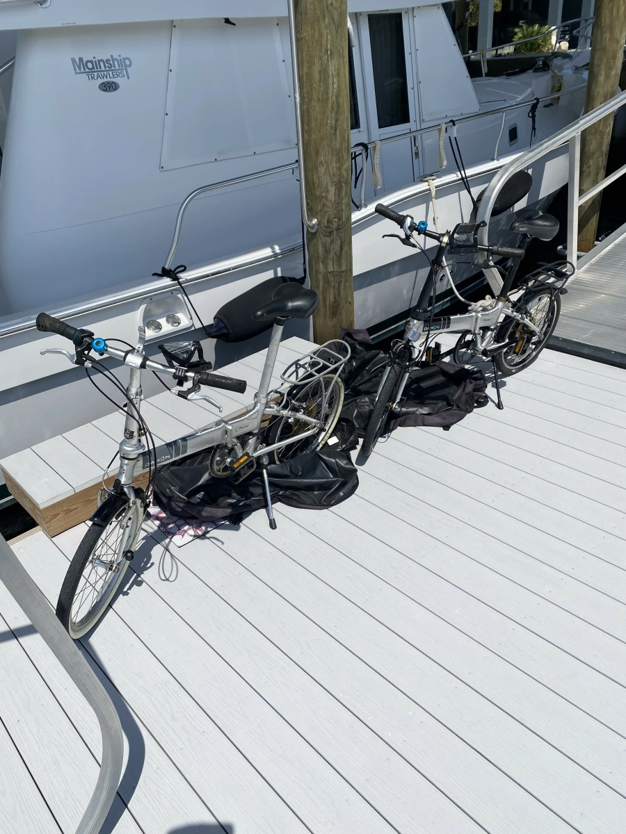 39' Mainship folding bikes1
