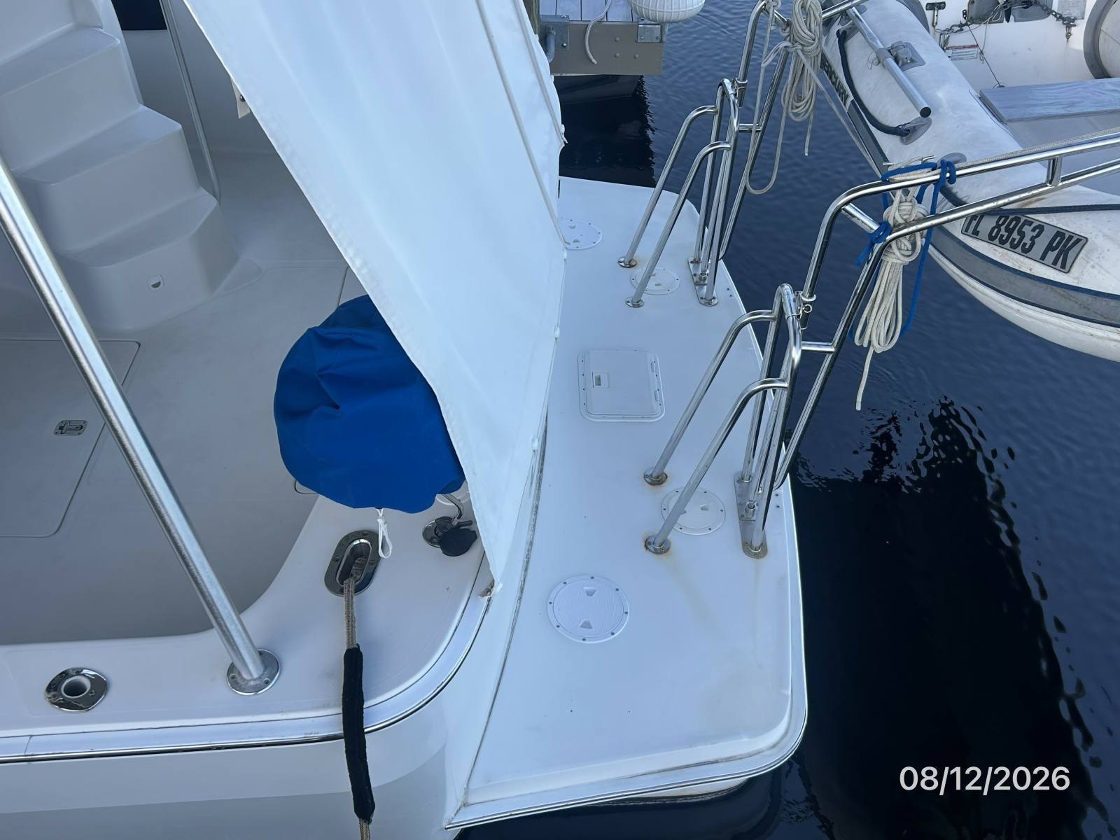 39' Mainship swimplatform